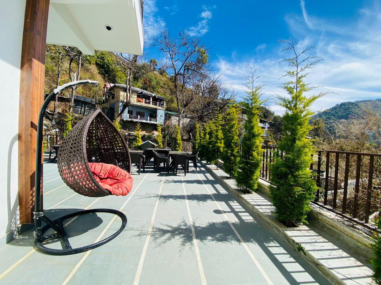 The Aesthetic Hotel & Restaurant Бхимтал Экстерьер фото