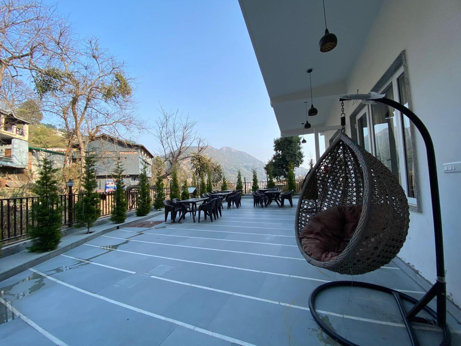 The Aesthetic Hotel & Restaurant Бхимтал Экстерьер фото