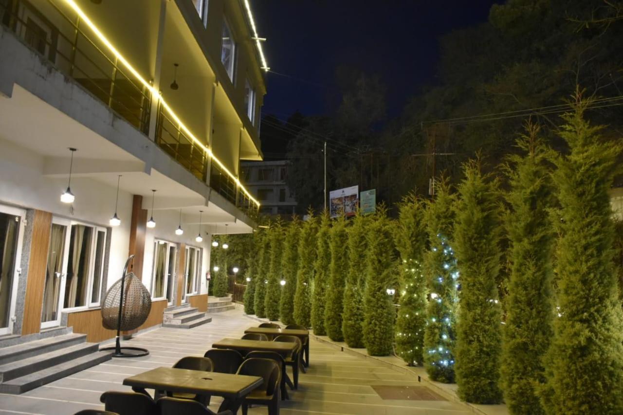 The Aesthetic Hotel & Restaurant Бхимтал Экстерьер фото